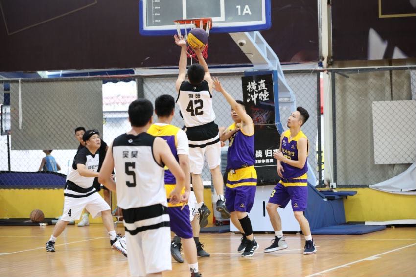 馨光联队获得首届光大驻川企业篮球赛冠军
